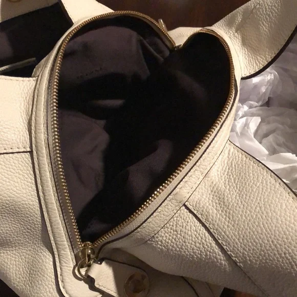 Coach turn lock purse - Picture 13 of 16